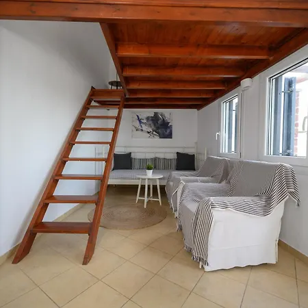 Anya Santorini 4*