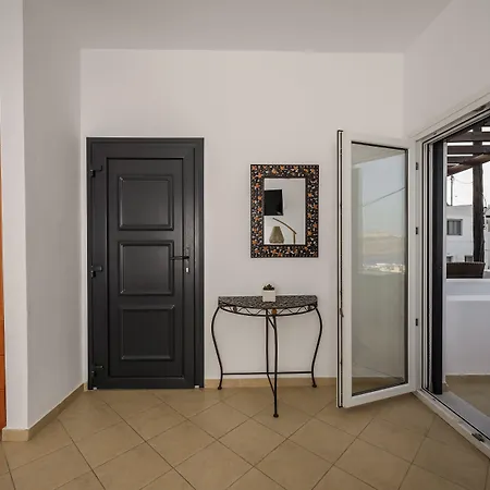 Anya Santorini Bed & Breakfast 4*