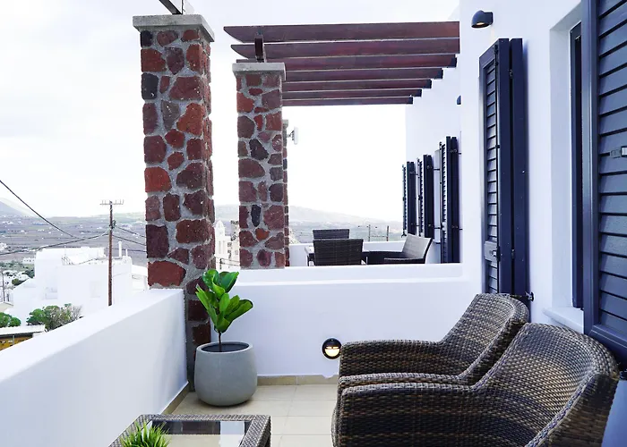 Anya Santorini Couette-café 4*