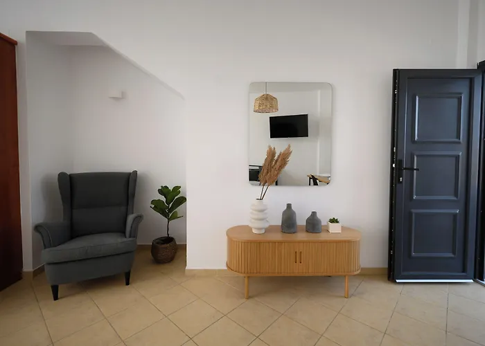 Couette-café Anya Santorini 4*